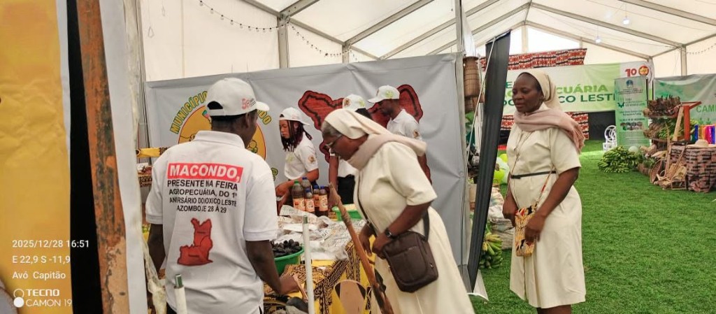 Macondo presente na feira provincial
